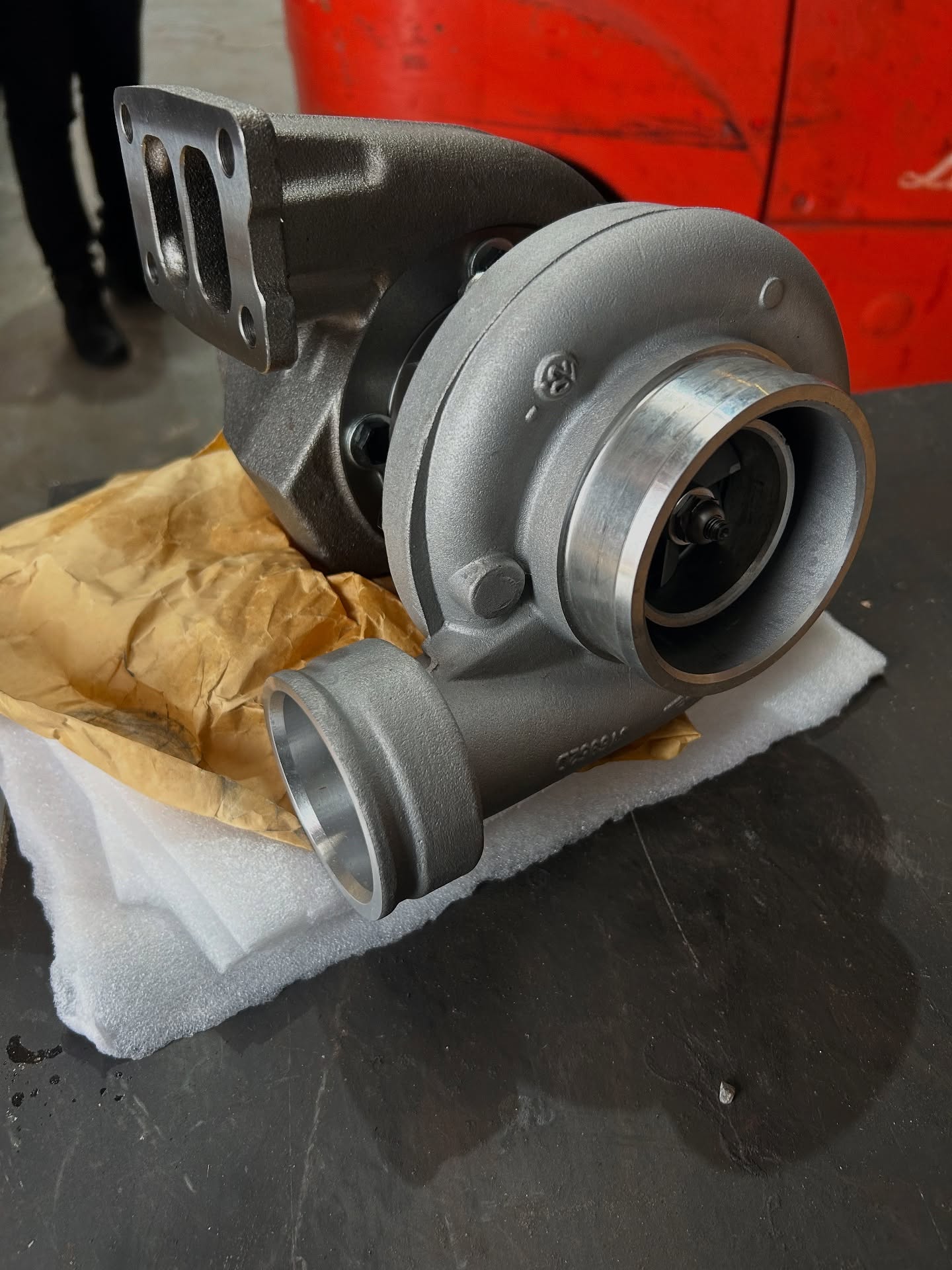 Turbo HX40W para motor Cummins QSL, vendido e instalado